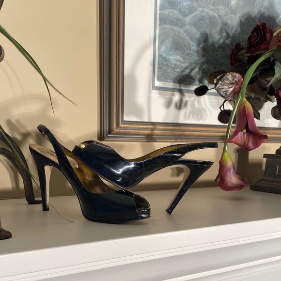 GUESS Black Patent, Sling Back Peep-Toed Heels - Picture 9 of 16